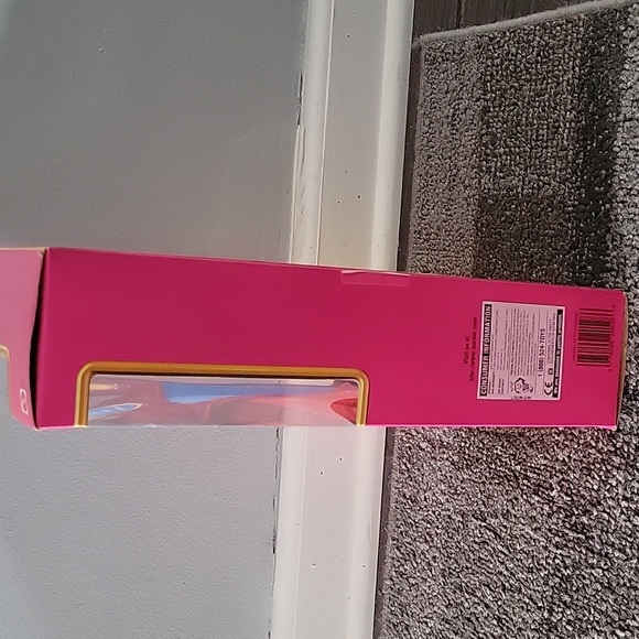 Very Velvet Barbie - Picture 5 of 7